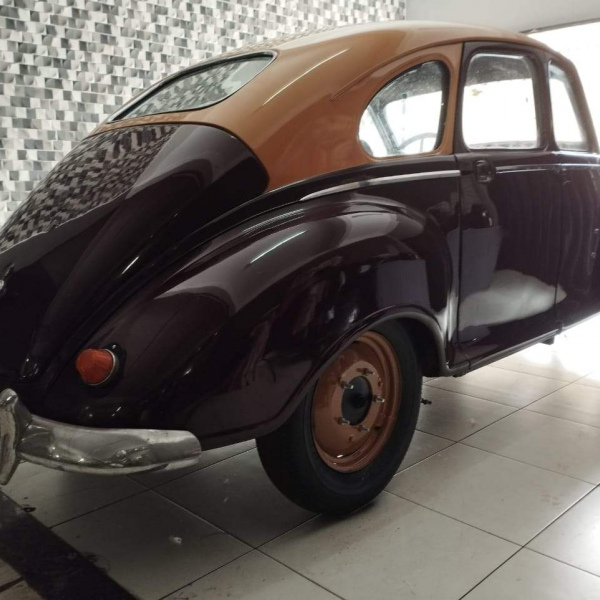 JOWETT JAVELIN 1951