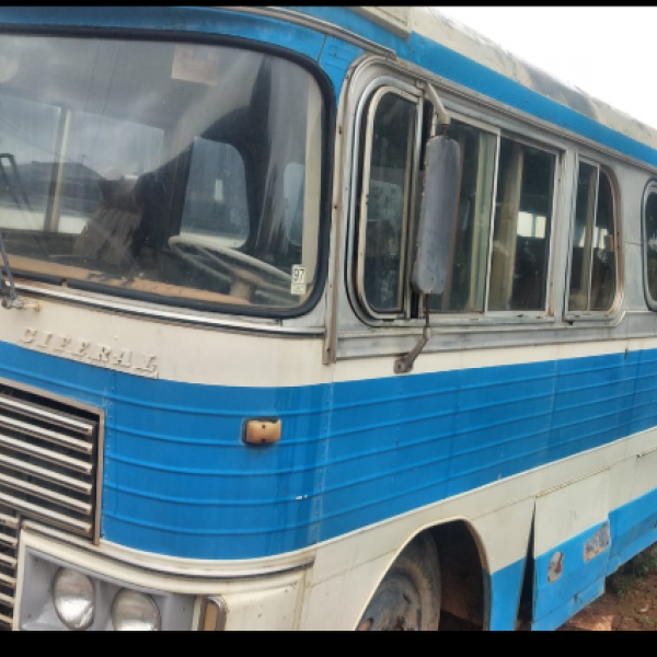 Ônibus antigo carroceria ciferal 1975